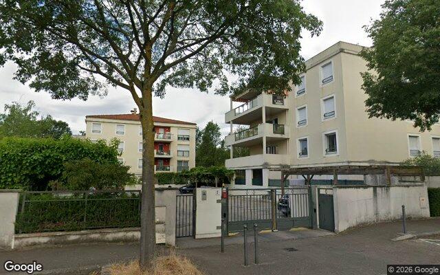 Façade : 5 rue Jean-Louis Barrault, Meyzieu
